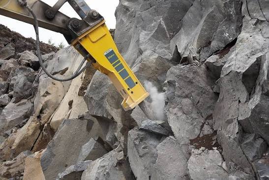 Hydraulic breaker for concrete demolition